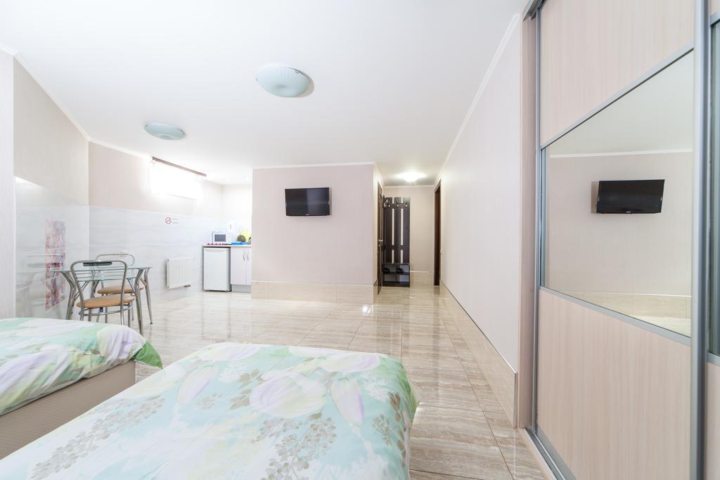 Home Comfort Livoberezhna Iec Kiev Esterno foto