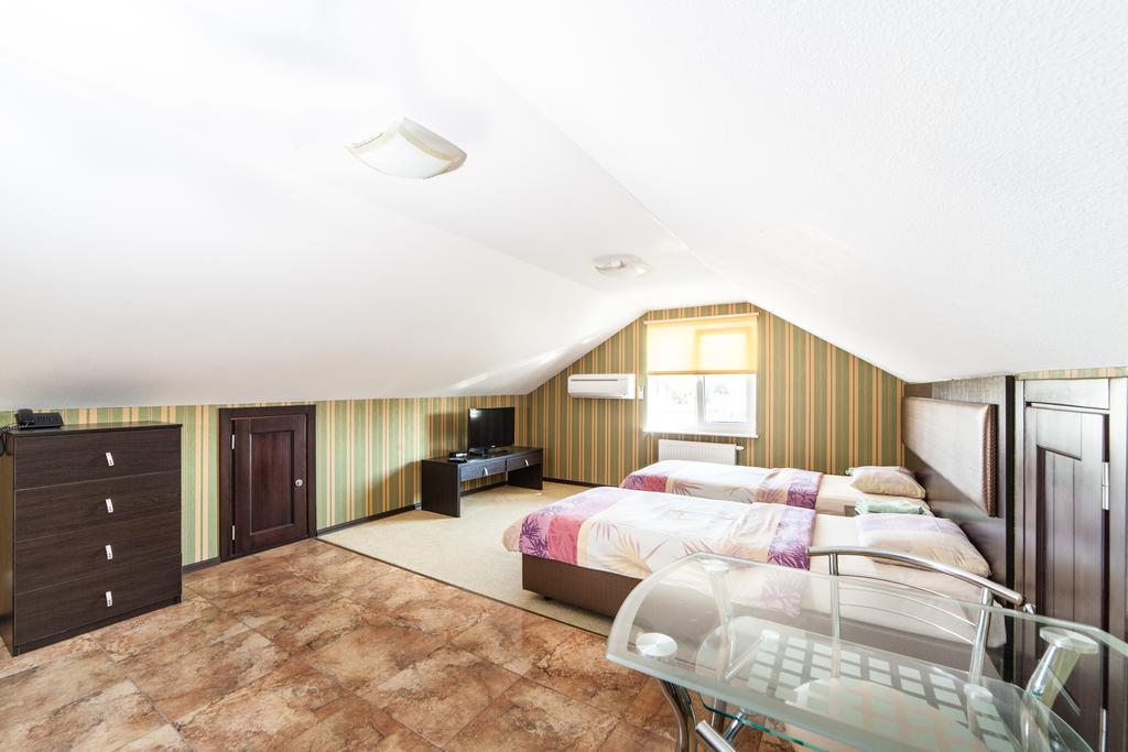 Home Comfort Livoberezhna Iec Kiev Esterno foto