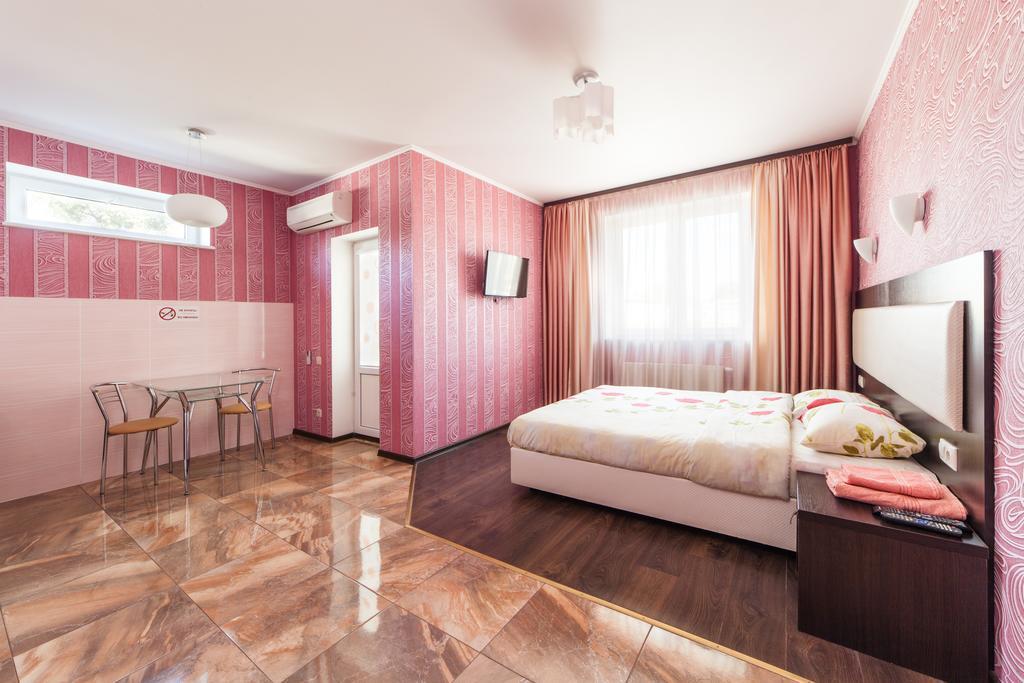 Home Comfort Livoberezhna Iec Kiev Esterno foto