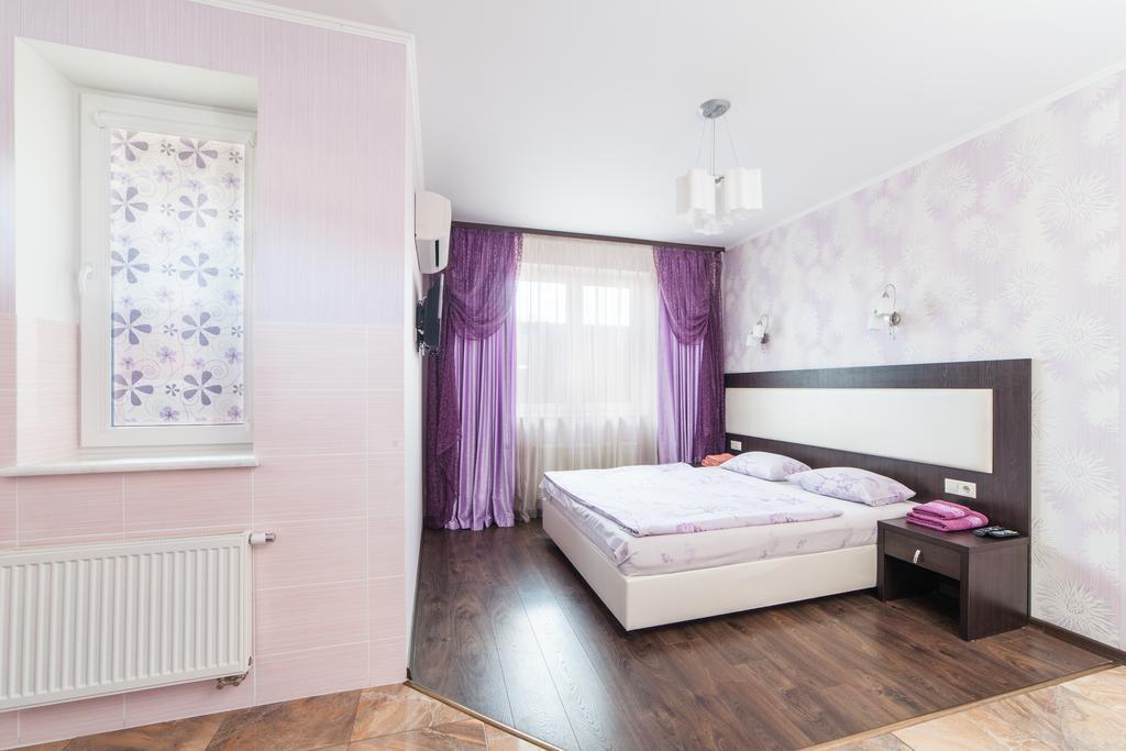 Home Comfort Livoberezhna Iec Kiev Esterno foto