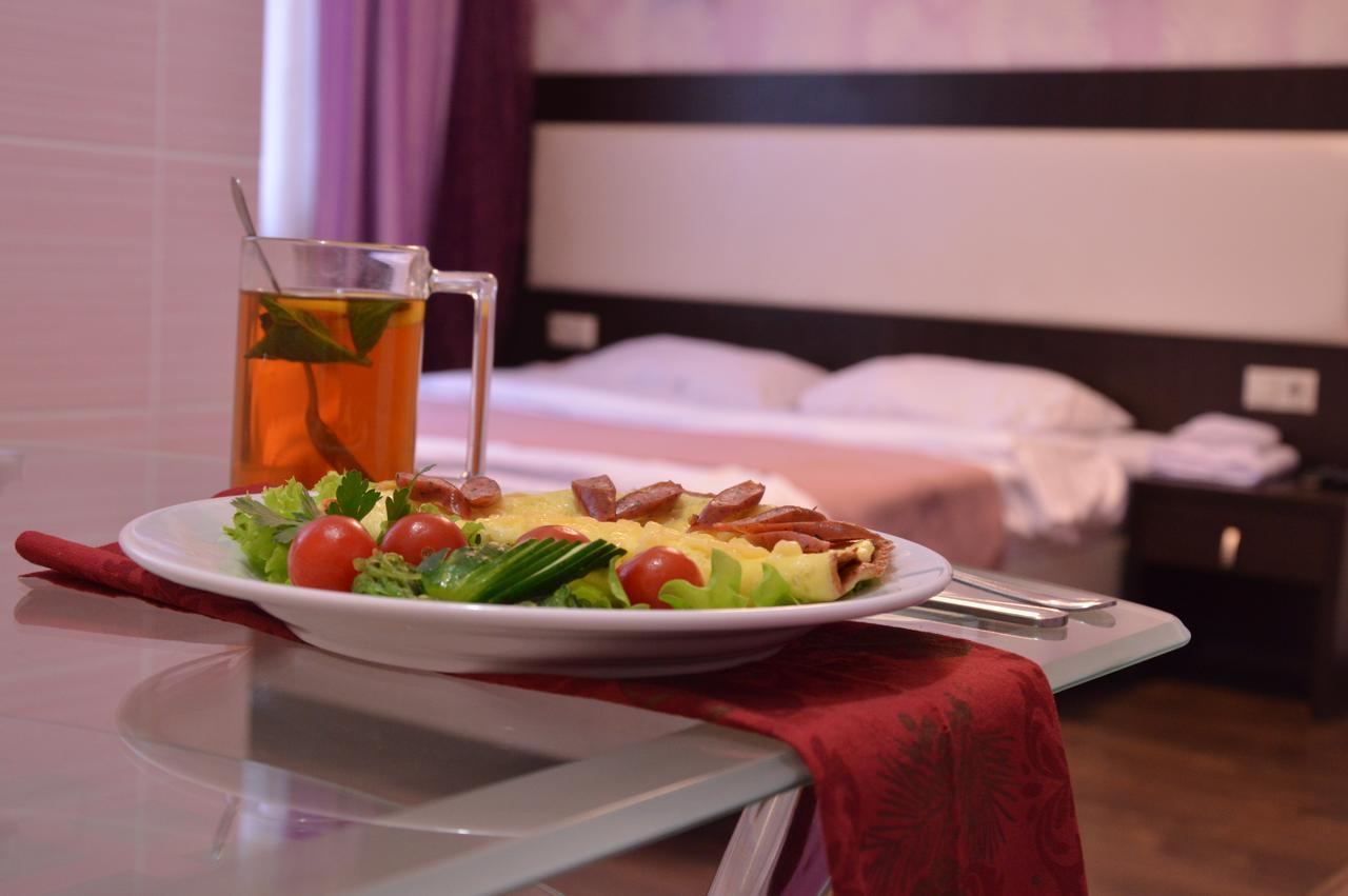 Home Comfort Livoberezhna Iec Kiev Esterno foto