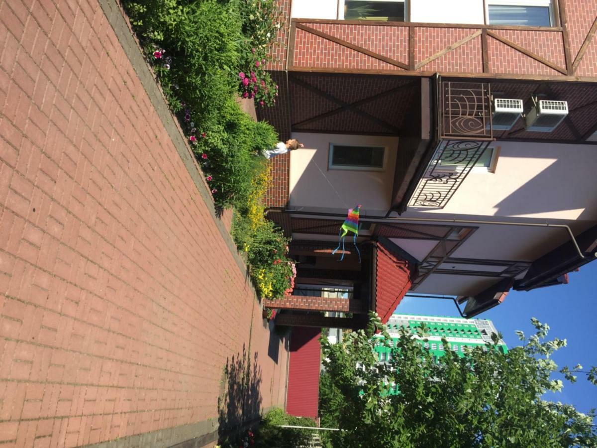 Home Comfort Livoberezhna Iec Kiev Esterno foto